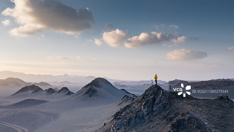 沙漠戈壁与人图片素材