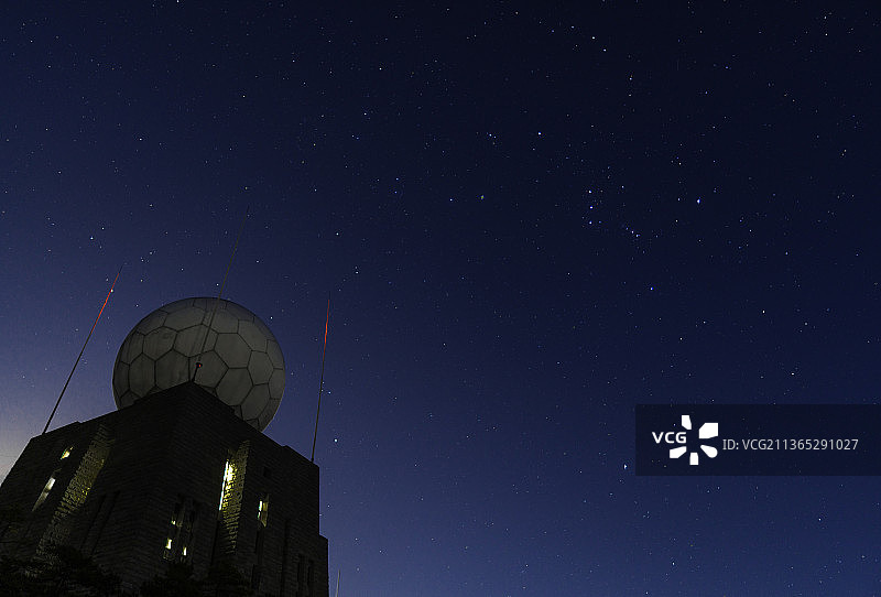 安徽黄山风景区光明顶星空图片素材