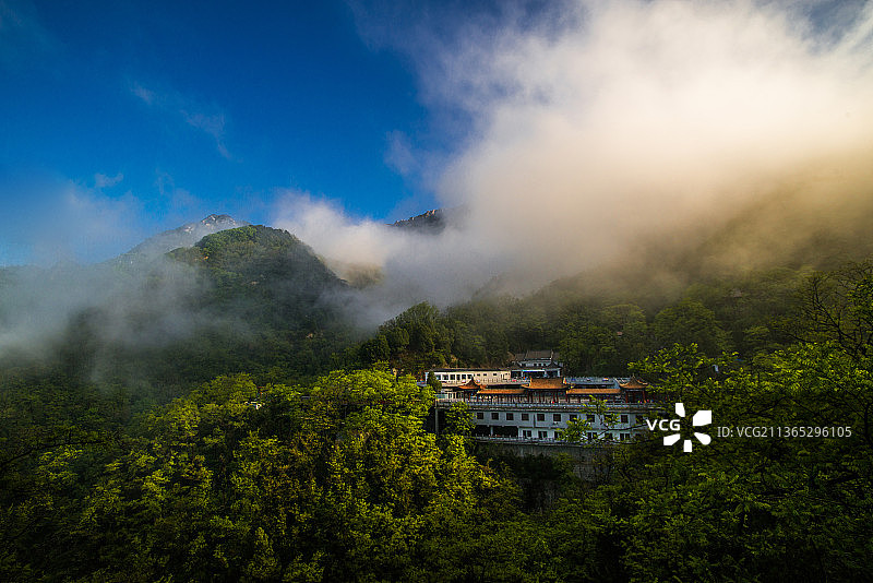 泰山五月云海风光图片素材