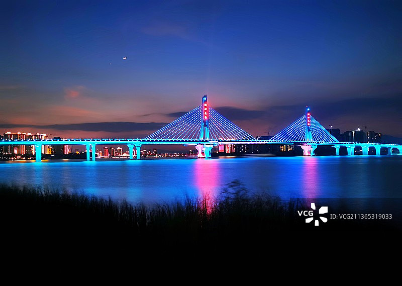 清远的洲心大桥夜色图片素材