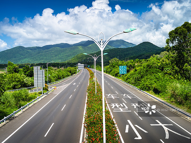海南省环岛G98高速东线牛岭分界洲景区路段图片素材