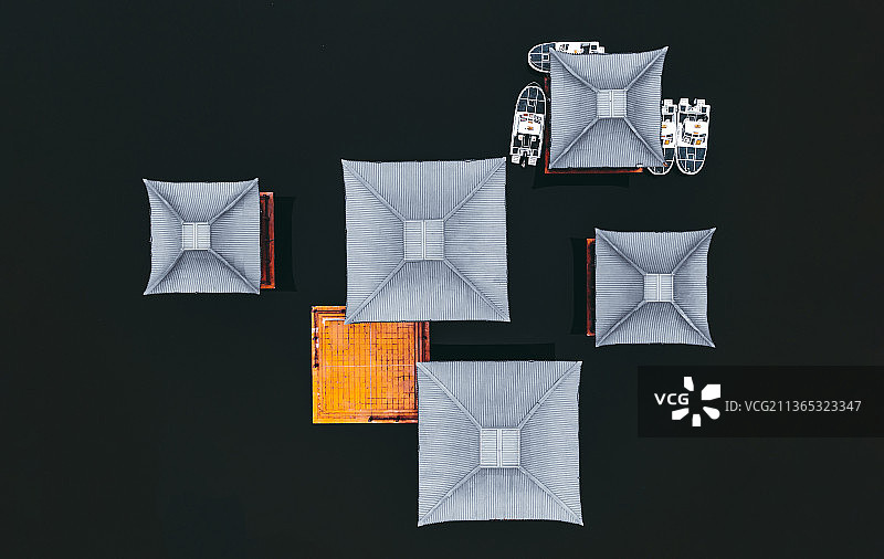 航拍视角之下的亭台水榭图片素材