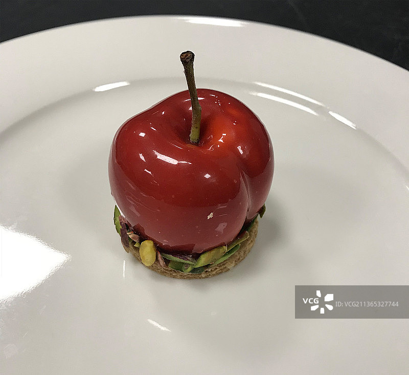 餐盘中汉堡高角度景观图片素材