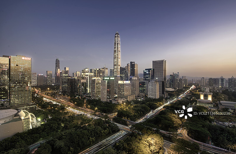 深圳市福田中心商务区夜景天际线图片素材