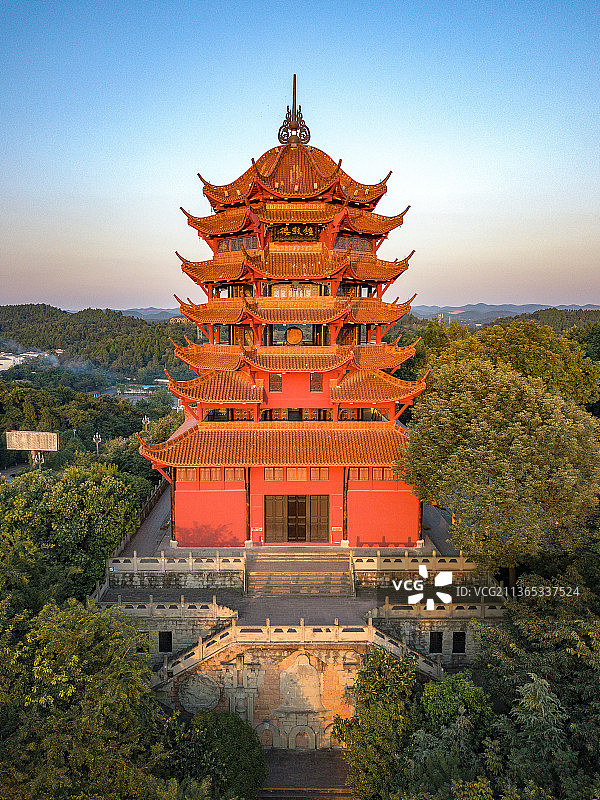 航拍四川省德阳市地标钟鼓楼图片素材