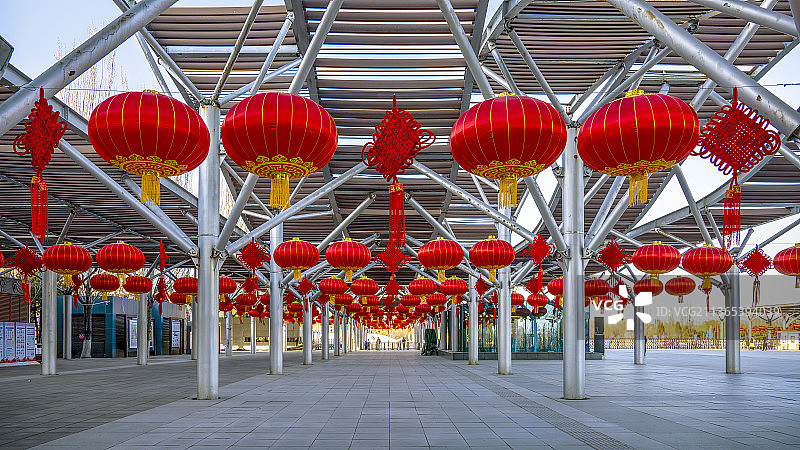 红灯笼高高挂图片素材