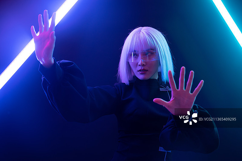 元宇宙美少女图片素材