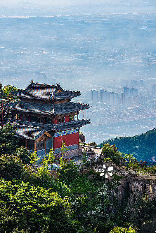 泰山徂徕山遥相呼应图片素材