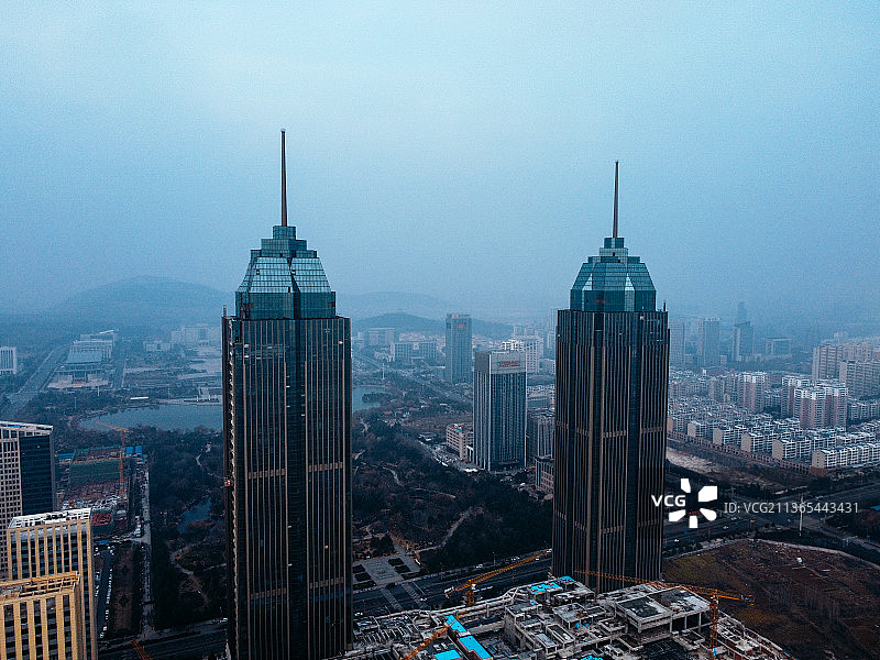 枣庄 市民中心 体育场 双子座 文体中心 城市发展大厦 传媒大厦 民生路图片素材