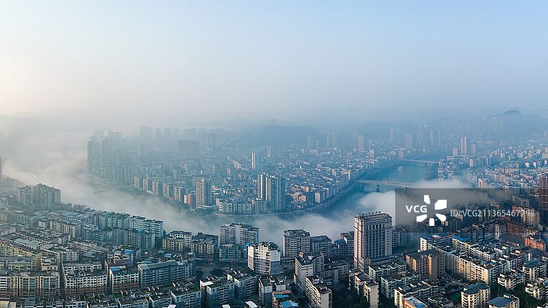 晨雾图片素材