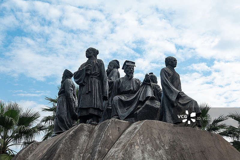 湖南衡阳石鼓书院-历史名人雕像图片素材