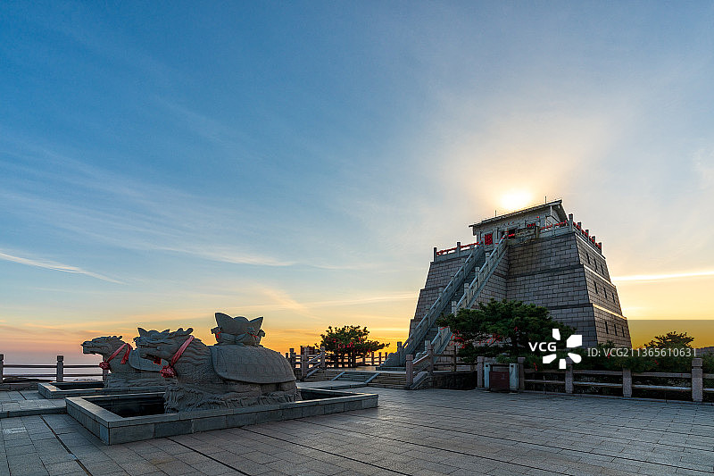 龟蒙顶日晕图片素材