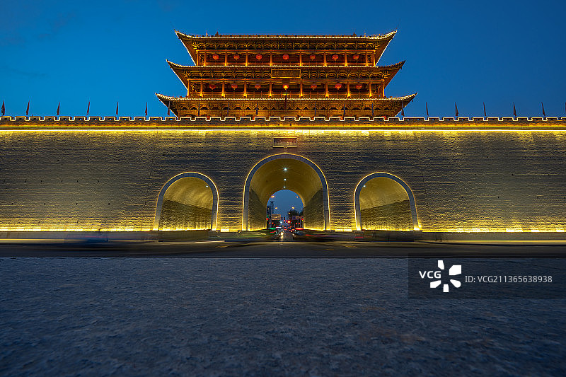 甘肃省武威市凉州区南城门广场夜景图片素材