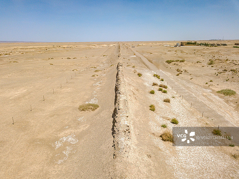 甘肃玉门关汉代长城遗址图片素材