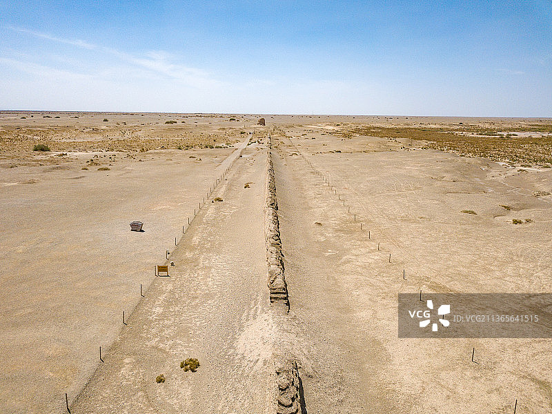 甘肃玉门关汉代长城遗址图片素材