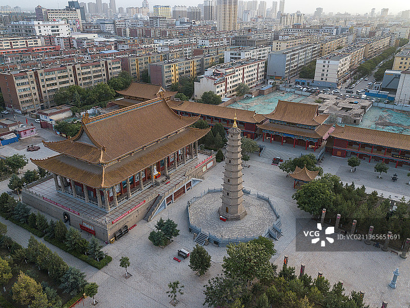 航拍甘肃省武威市鸠摩罗什寺图片素材