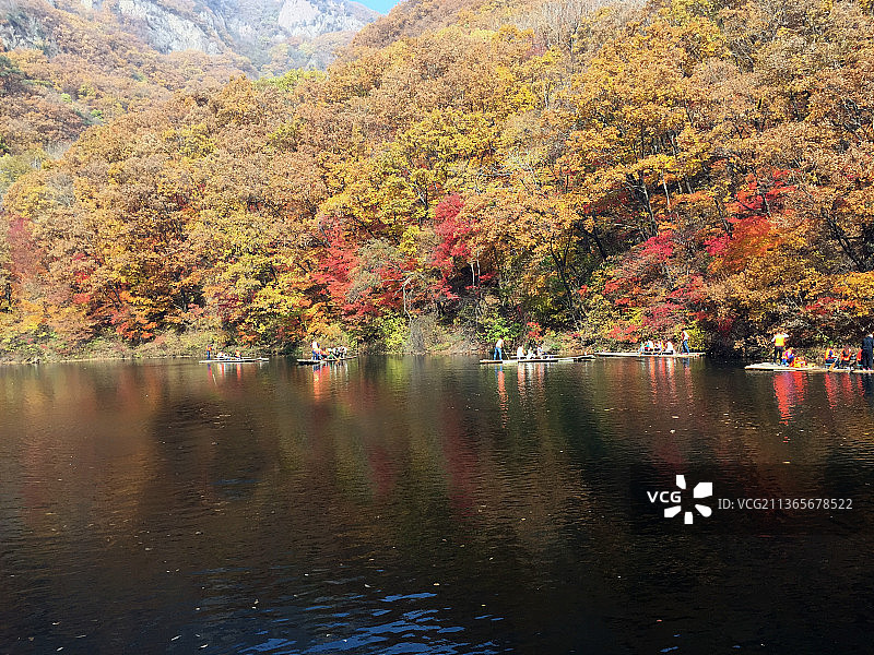 本溪关门上秋季湖景图片素材