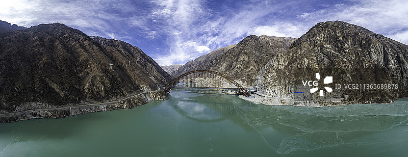 雅鲁藏布江大桥图片素材