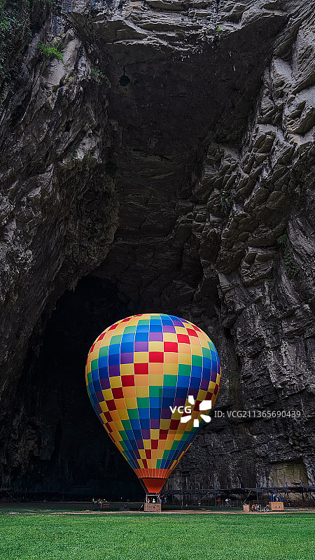 湖北恩施利川腾龙洞热气球图片素材