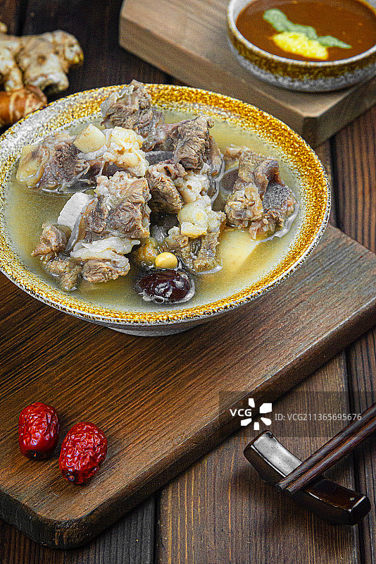 牛鞭汤 牛腩 牛鞭 牛腩粉 牛肠 肠粉 场景图图片素材