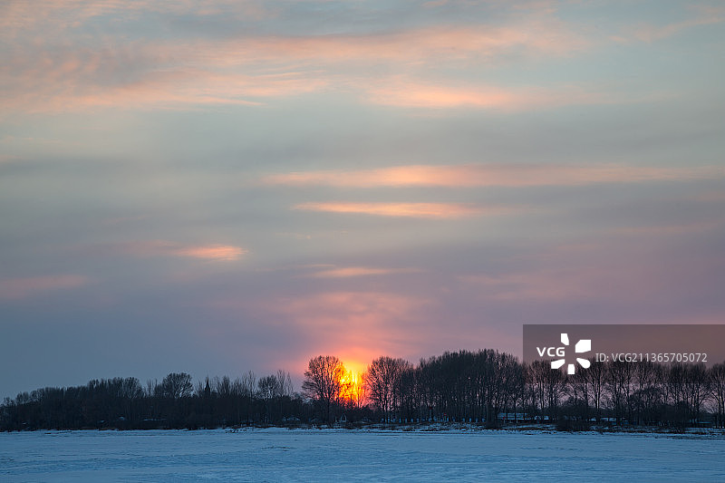 冬季冰河日落，嫩江冬天日落图片素材