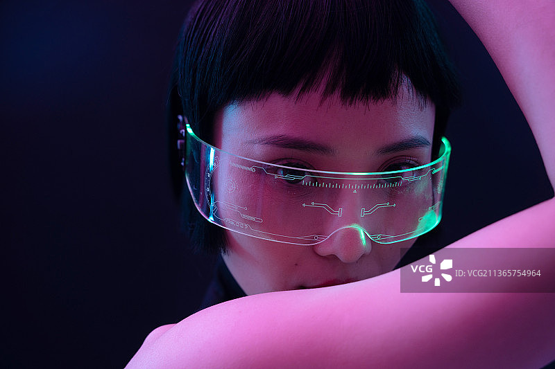 元宇宙美少女图片素材