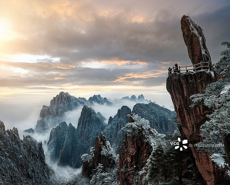 群峰争雄图片素材