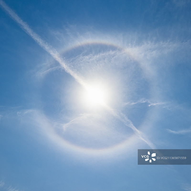 天空蓝天日晕之眼图片素材