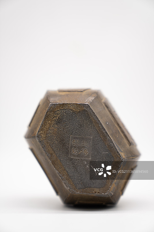 清代古董锡器茶叶罐图片素材