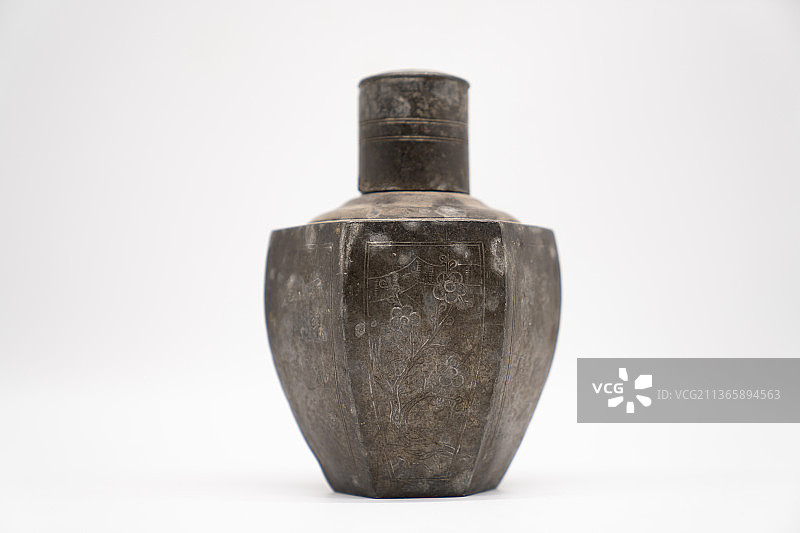 清代古董锡器茶叶罐图片素材