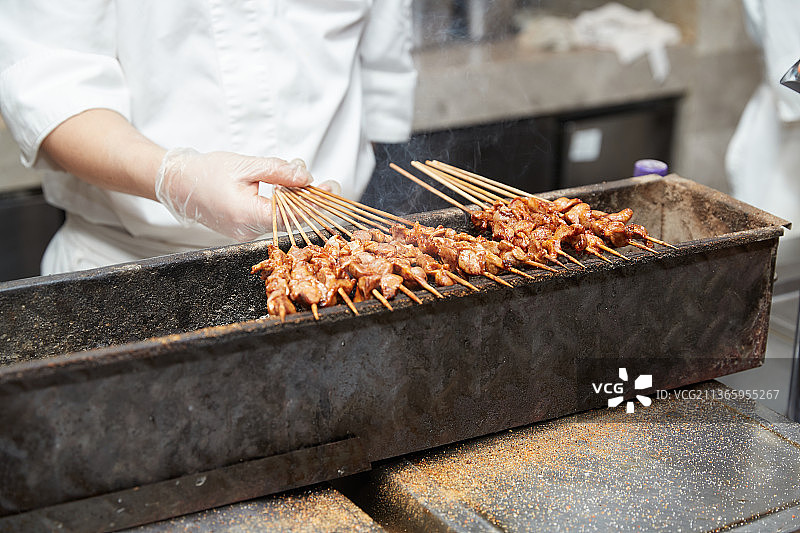 传统烧烤美食烤羊肉串图片素材
