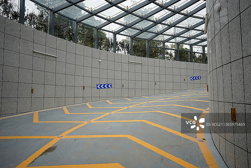 地下车库 坡道图片素材