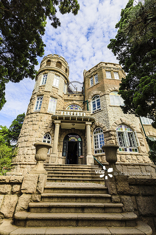 山东青岛八大关花石楼图片素材