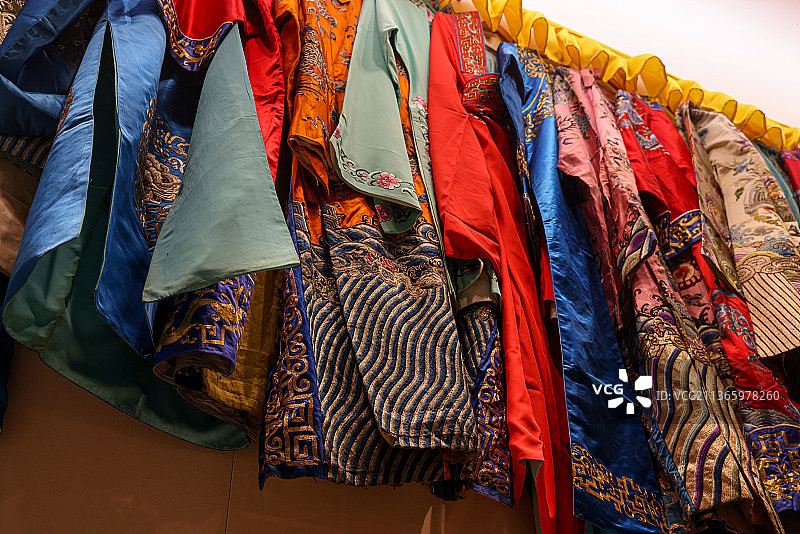 戏剧表演的道具：精美别致的戏服图片素材