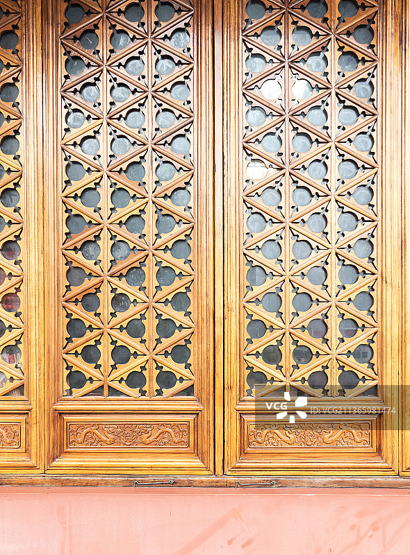 老式雕花窗户图片素材