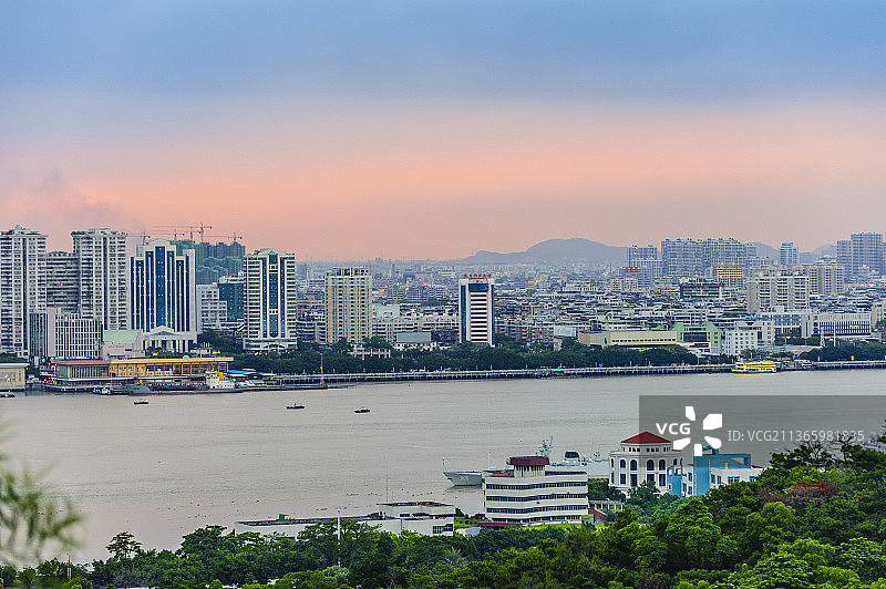 中国广东汕头海湾日暮风光图片素材