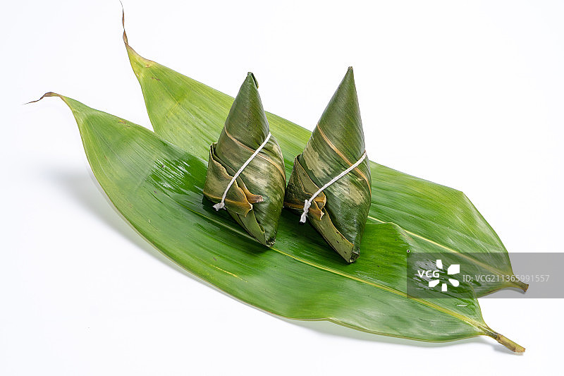 白背景上的粽子特写图片素材