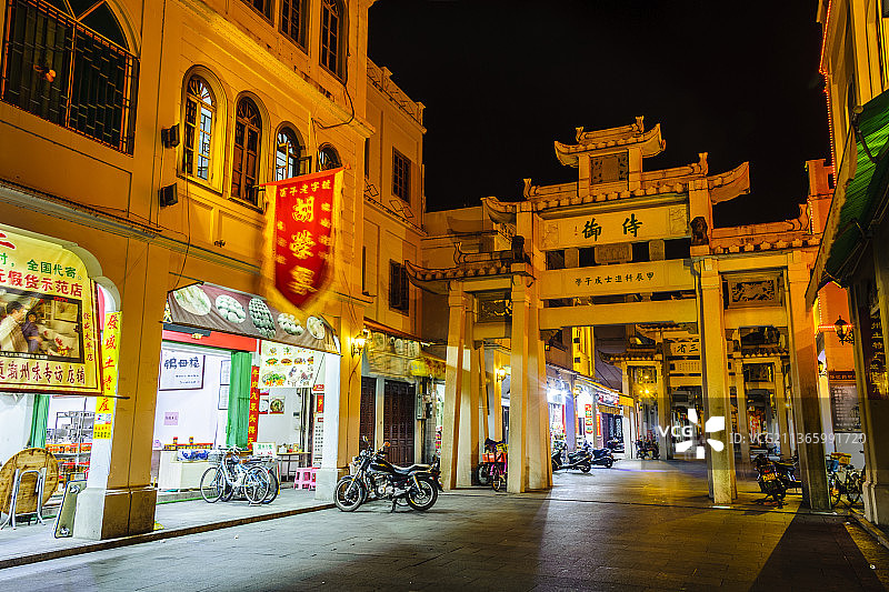 中国广东潮州牌坊街夜景风光图片素材
