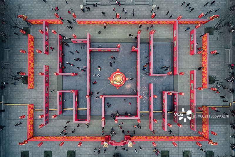 航拍西安大唐芙蓉园新年春节九曲灯阵图片素材