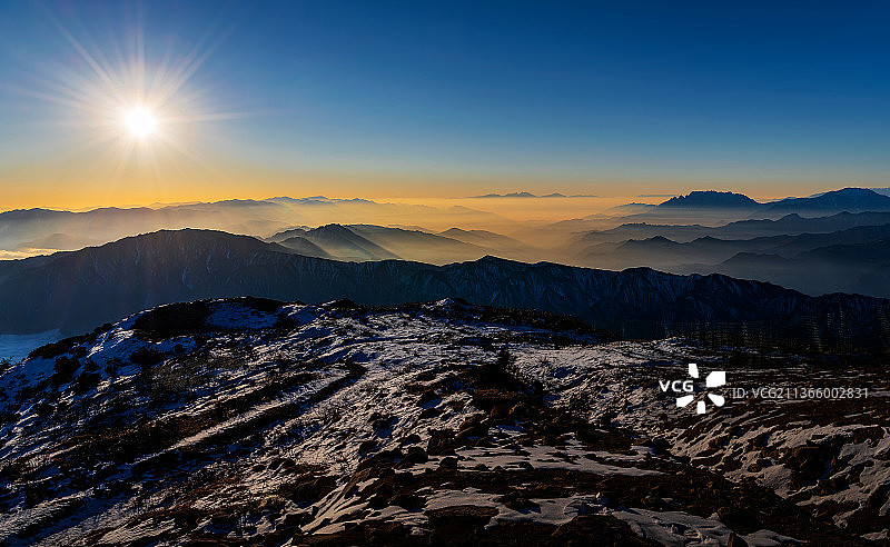 牛背山云海图片素材