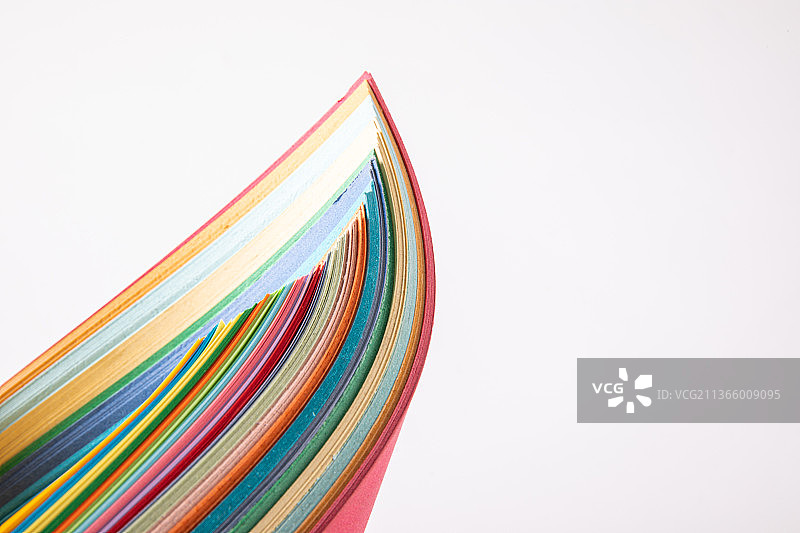 彩色纸骰子色彩组合纸变形对比色图片素材