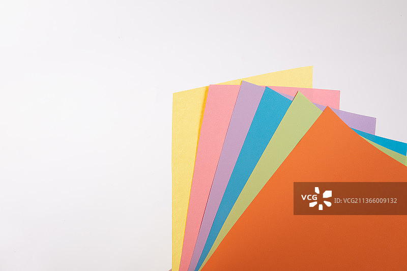 彩色纸骰子色彩组合纸变形对比色图片素材