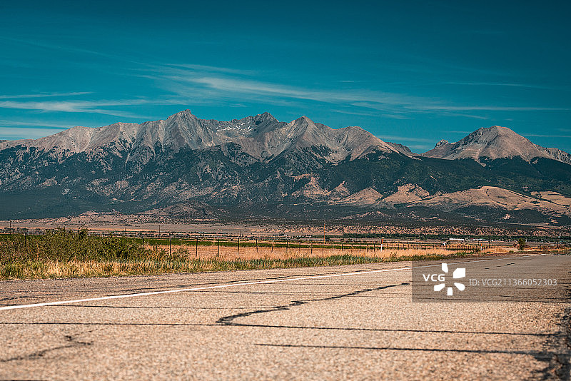 美国科罗拉多州阿拉莫萨的风景山景图片素材
