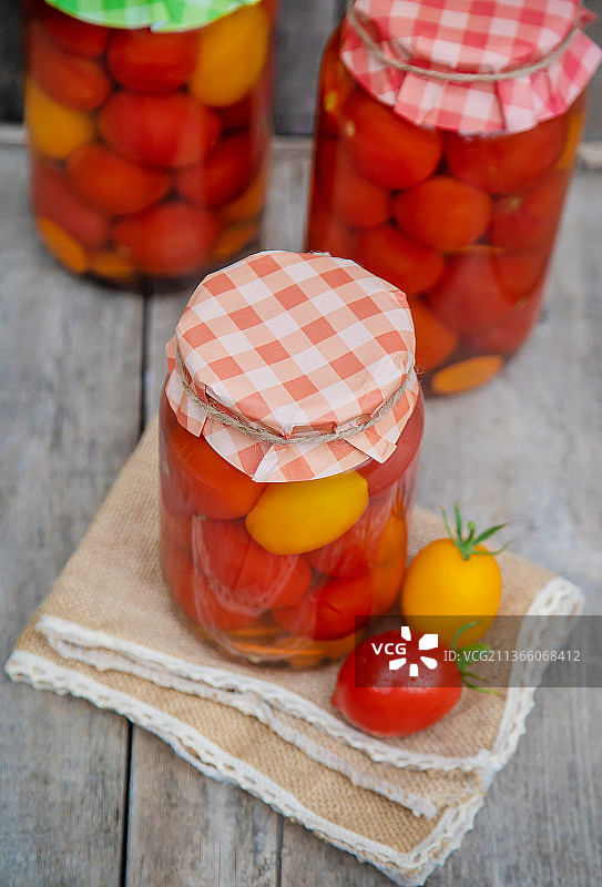 自制番茄食品的保存选择性聚焦图片素材