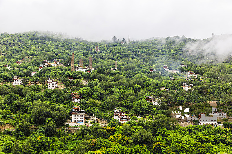 丹巴梭坡古碉群图片素材