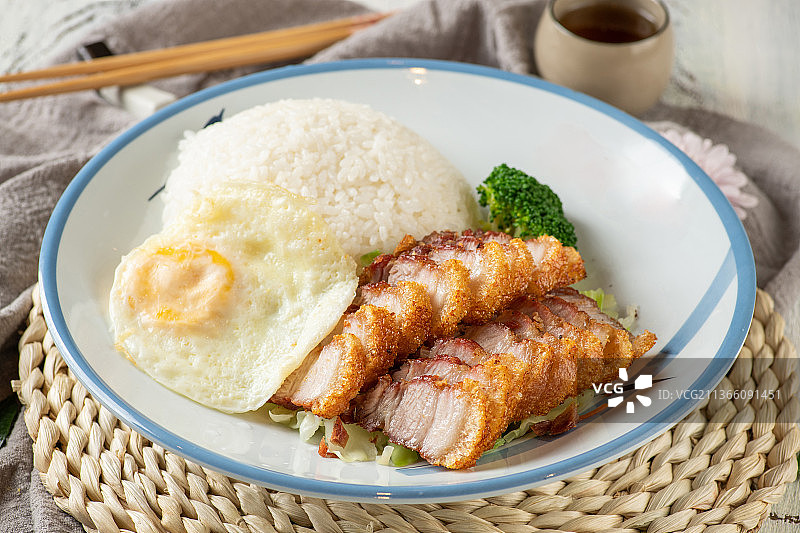 脆皮烧肉饭图片素材