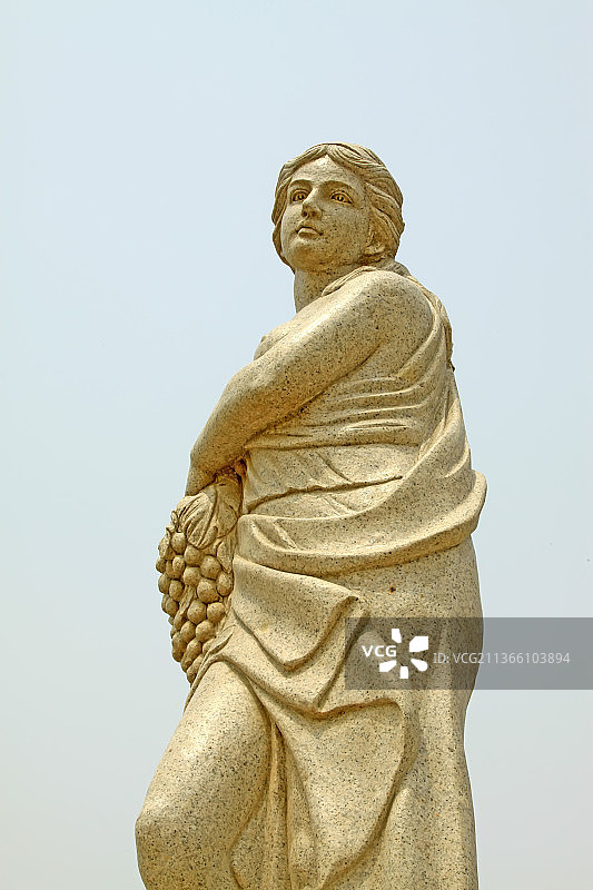 河北沧州阿尔卡迪亚国际酒店女士雕塑图片素材