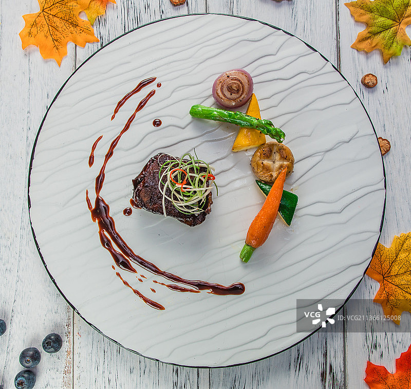 牛排配蔬菜图片素材