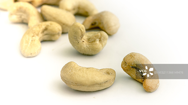 食物，白色背景下的花生特写图片素材