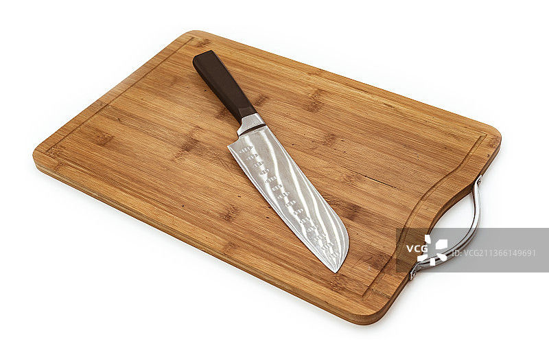 白色背景上菜板上的厨房刀具高角度视图图片素材